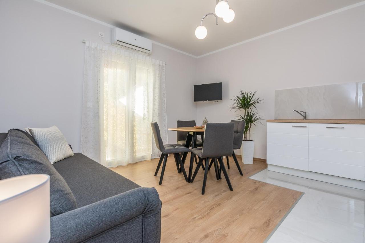 Apartments Star - Free Private Parking Zadar Bagian luar foto