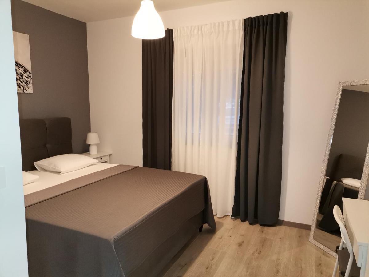 Apartments Star - Free Private Parking Zadar Bagian luar foto