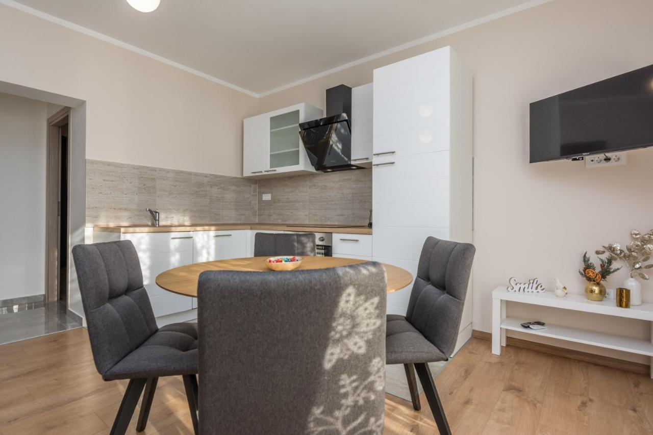 Apartments Star - Free Private Parking Zadar Bagian luar foto