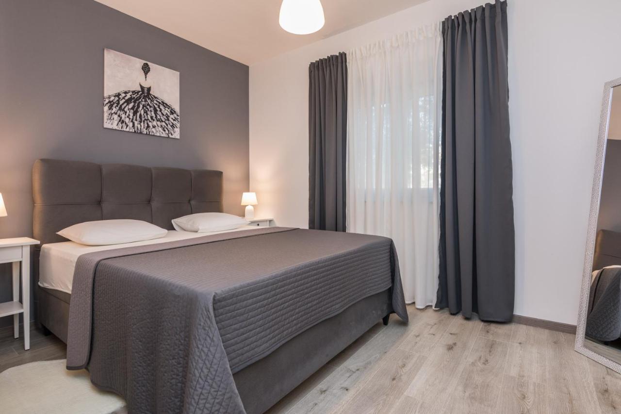 Apartments Star - Free Private Parking Zadar Bagian luar foto